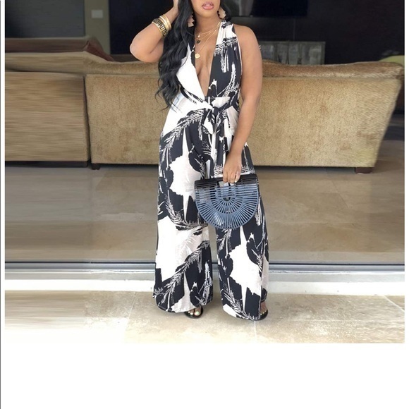 Pants - Tropical Print Black and White Wide Leg Jumpsuit Size Small